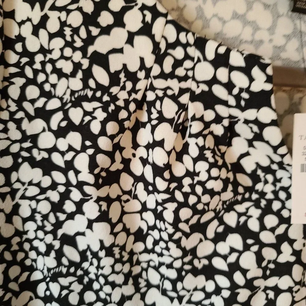 Talbots 3/4 Sleeve Slit Neck Jersey Top Size XS Black Cream Abstract Print NWT - Picture 4 of 11